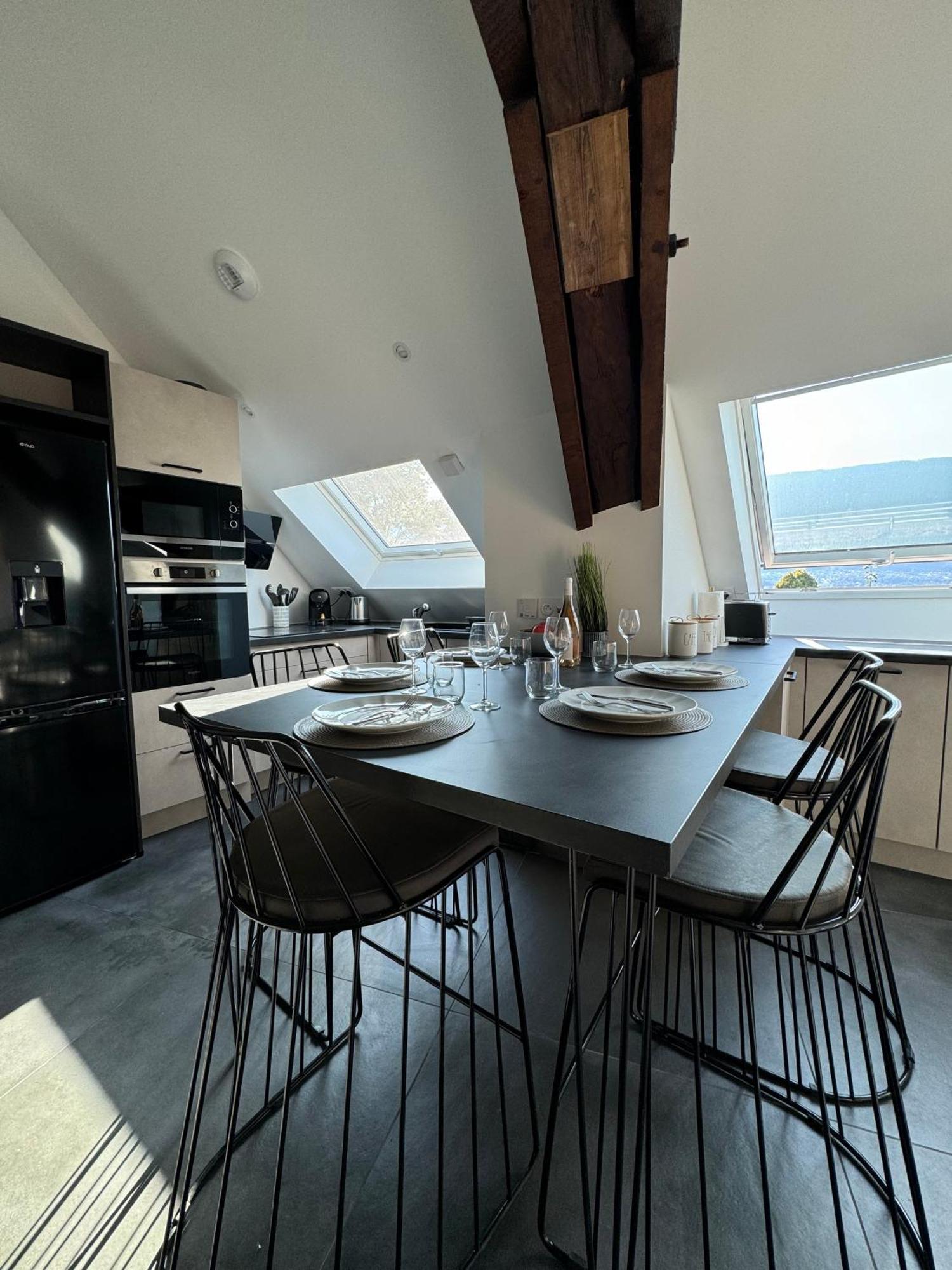 Magnifique Appartement Vue Lac - 5 Personnes Voglans ภายนอก รูปภาพ