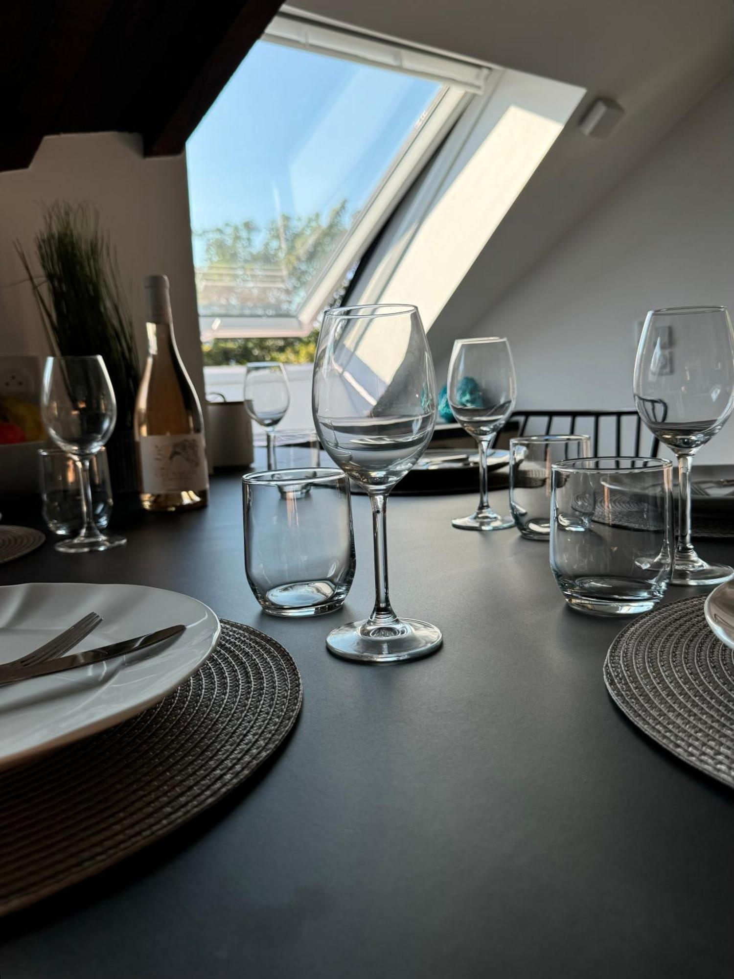 Magnifique Appartement Vue Lac - 5 Personnes Voglans ภายนอก รูปภาพ